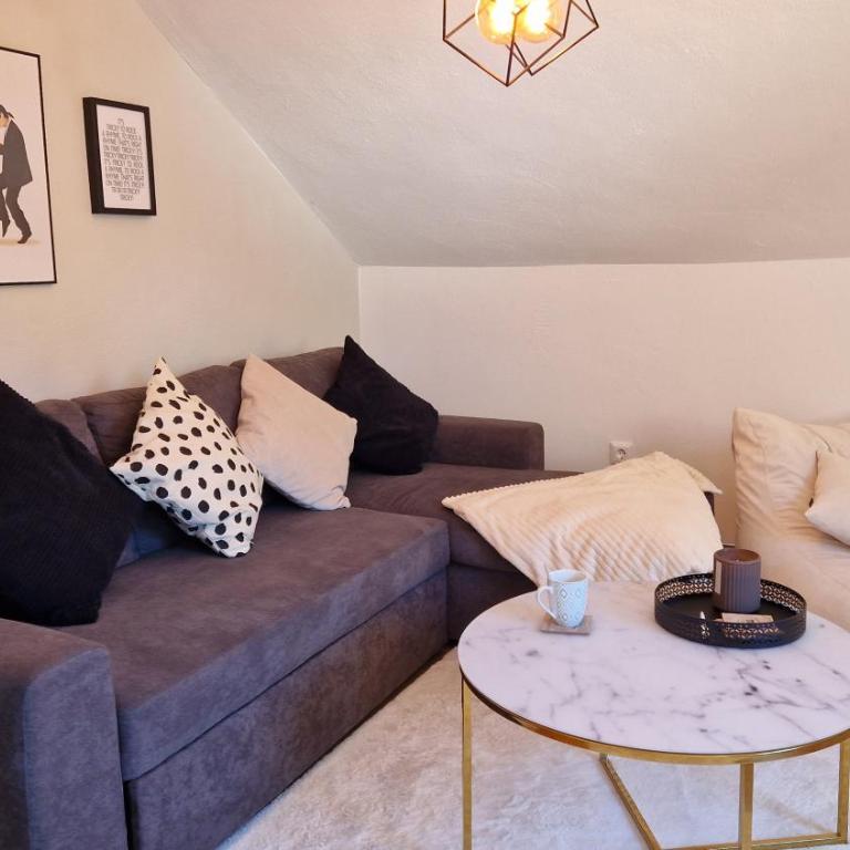 Angerpartments-Sonnige große Wohnung mit Balkon und kostenlosen Parkplatz - Apartment mit 3 Schlafzimmern - 2