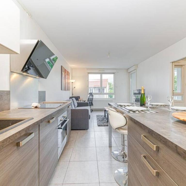 Bel appartement-garage privé-balcon-wifi fibre - Appartement 1 Chambre - 13