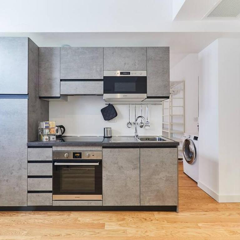 Bright Two-Room Apartment - Appartamento con 1 Camera da Letto - 3