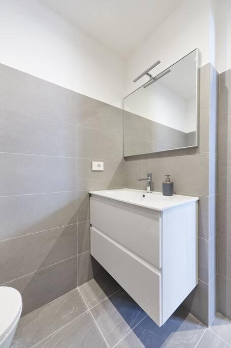 Bright Two-Room Apartment - Appartamento con 1 Camera da Letto - 7