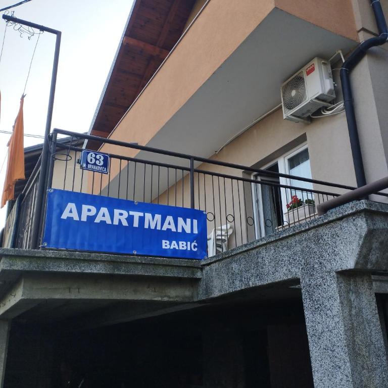 Apartmani "Babići" - Deluks Dvokrevetna Soba sa Bračnim Krevetom/Zasebnim Krevetima i Pogledom na Grad - 4