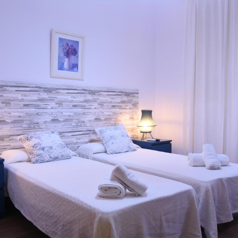 Ally's Bed&Breakfast, - Economy Double Room with Shared Bathroom - 3