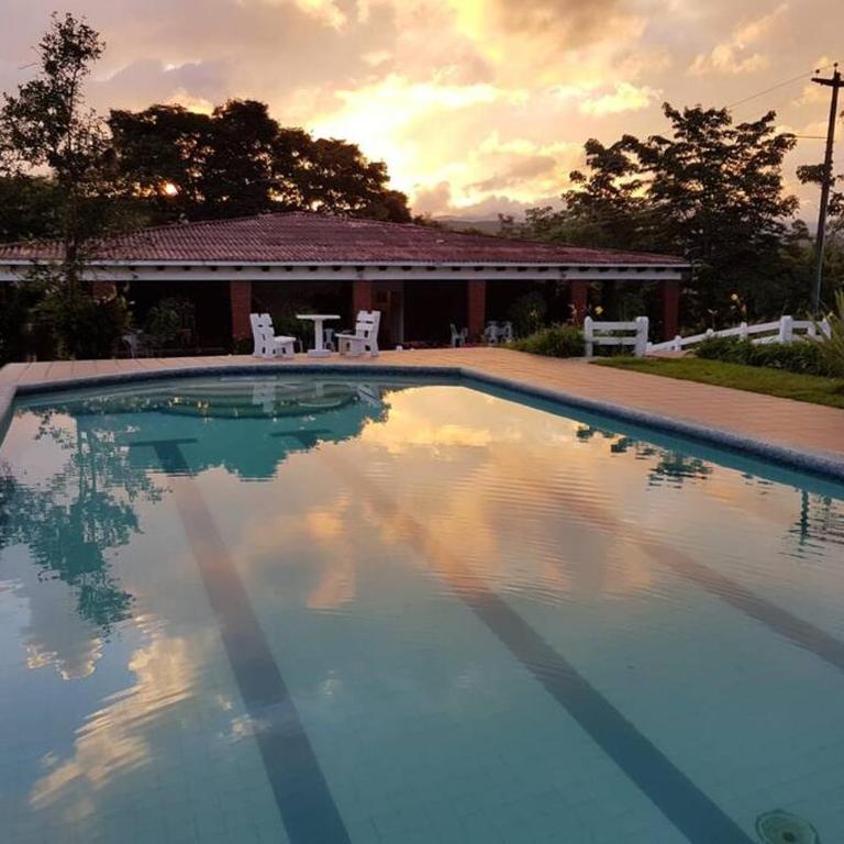 Finca cerca a Cali - Pura Naturaleza - El Carmen, Colombia - Casa de 5 dormitorios - 10