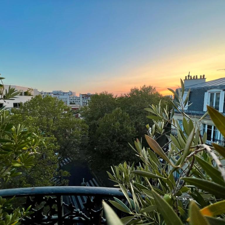 Paris 2 bedrooms chic apartment 18th district - Appartement 2 Chambres - 45