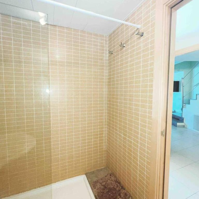 Duplex Piscina y Parking MasBlau Beach by Host&Joy - Appartamento con 3 Camere da Letto - 5