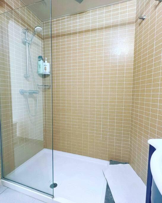 Duplex Piscina y Parking MasBlau Beach by Host&Joy - Appartamento con 3 Camere da Letto - 10
