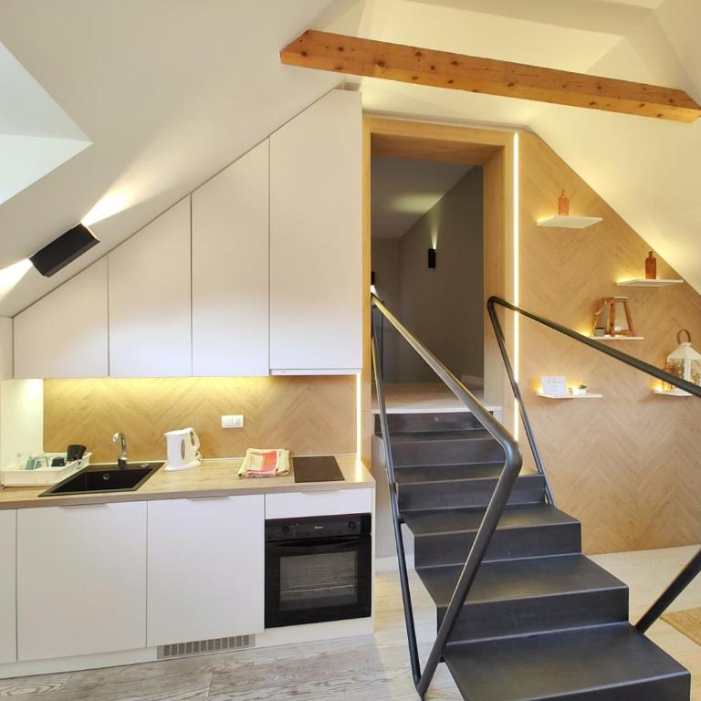 Queen Apartment Zlatibor 1000 - Three-Bedroom Apartment - 17