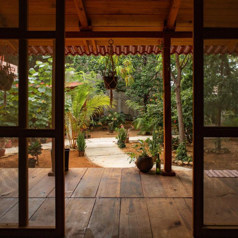 La Casona Hostel - Bed in 8-Bed Mixed Dormitory Room - 2