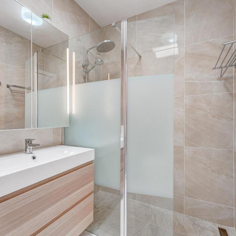 Yucca Park, Lovely, quiet, 2 bedroom, 70m2, ocean pool view! - Apartamento de 2 dormitorios - 17