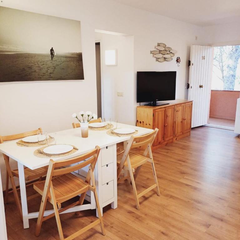 Apartamento con piscina y wifi cerca de la playa - Apartamento de 2 dormitorios - 4