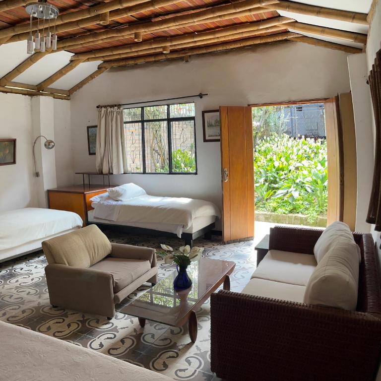 Casa Carmelita Hotel Boutique Pitalito - Habitación Familiar Deluxe - 7