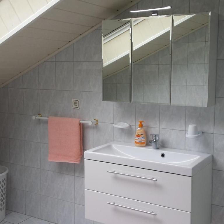 Ferienwohnung Annemarie - Apartment mit 2 Schlafzimmern und Balkon - 4