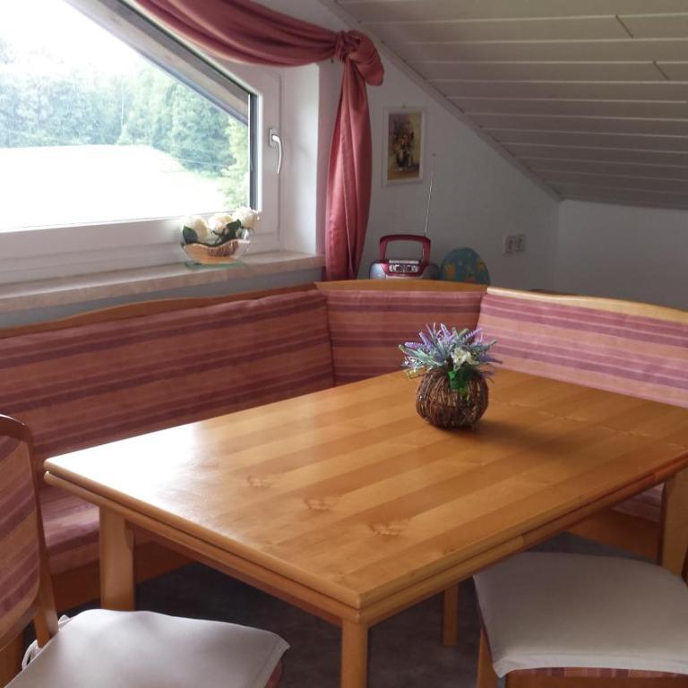 Ferienwohnung Annemarie - Apartment mit 2 Schlafzimmern und Balkon - 2