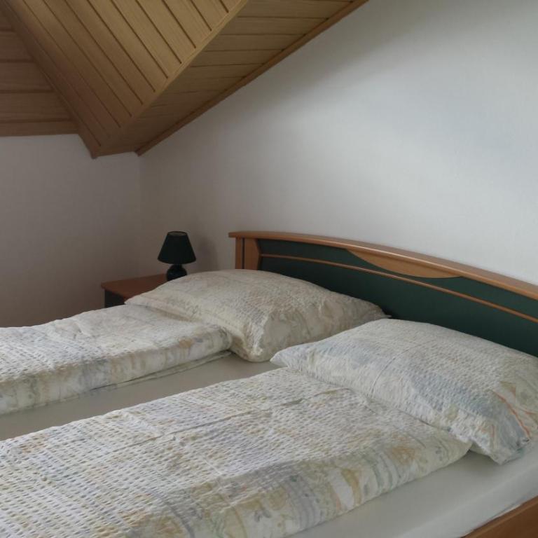 Ferienwohnung Annemarie - Apartment mit 2 Schlafzimmern und Balkon - 1