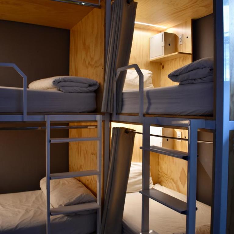 Casa Pepe - Cama en habitación compartida femenina de 6 camas - 8