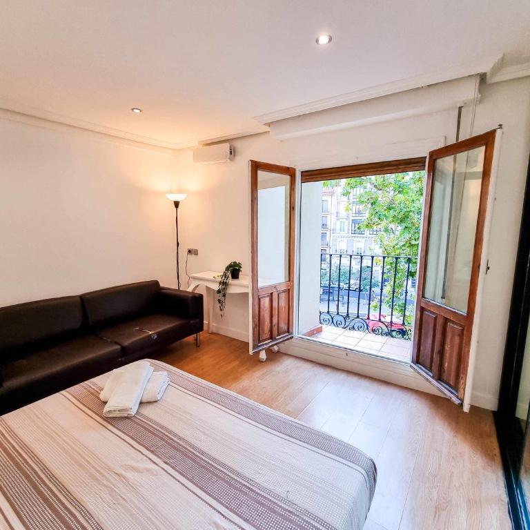 Casa de Goya Turistea Suites - Three-Bedroom Apartment - 25
