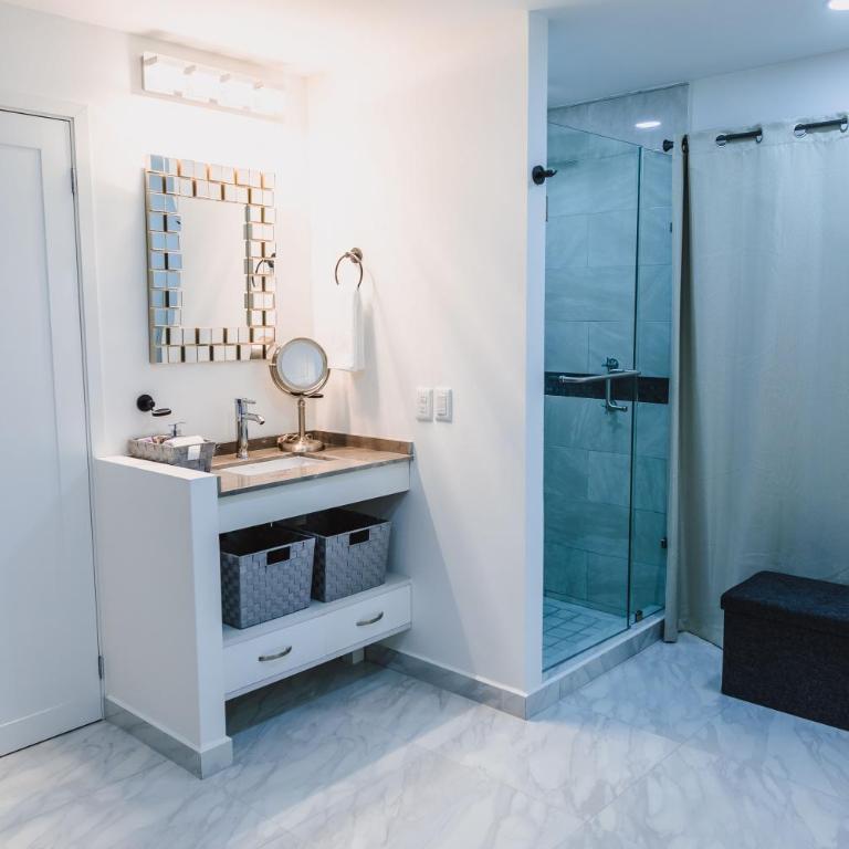 SilverWhite Condo - Apartamento de 1 dormitorio - 55