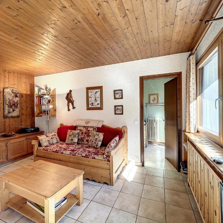 Bel Apt au Centre de Combloux avec Jardin, Balcon, Wifi et Parking à 300m des Commerces - Appartement 2 Chambres - 2