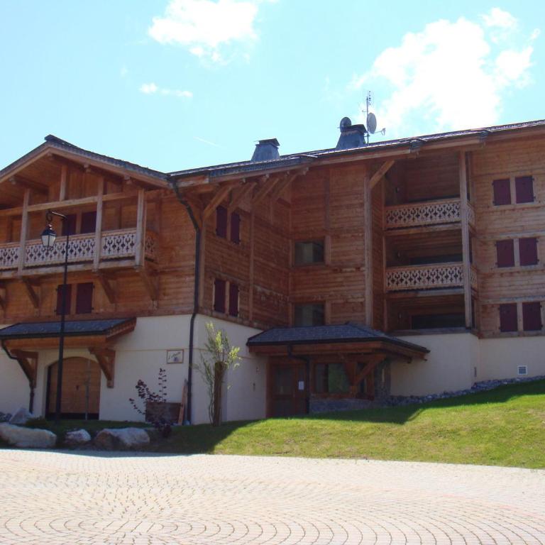 Appartement 3 chambres avec balcon, proche des pistes, parking, WiFi, TV avec Netflix et Amazon. - Appartamento con 3 Camere da Letto - 2