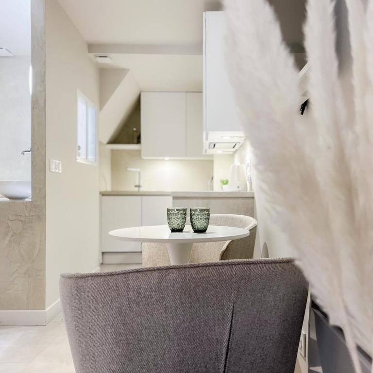 Loveroom Muse old town jacuzzi Annecy vieille ville - Deluxe Studio - 4