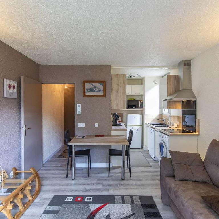 Studio cosy 4 pers. avec loggia, parking et équipement complet, à deux pas du centre de Cauterets - FR-1-401-78 - Studio - 12