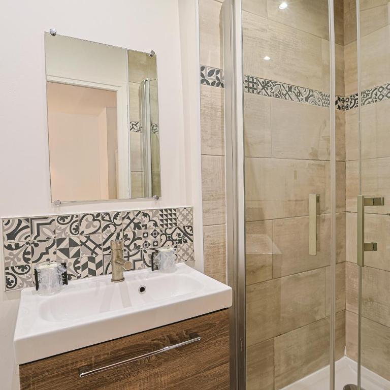 Hôtel François d'O - Chambre Lits Jumeaux avec Douche - 1