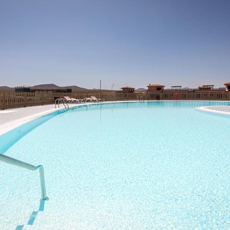 Home2Book Casa Etone, BBQ, Terrace & Pool - Casa de 2 dormitorios - 28