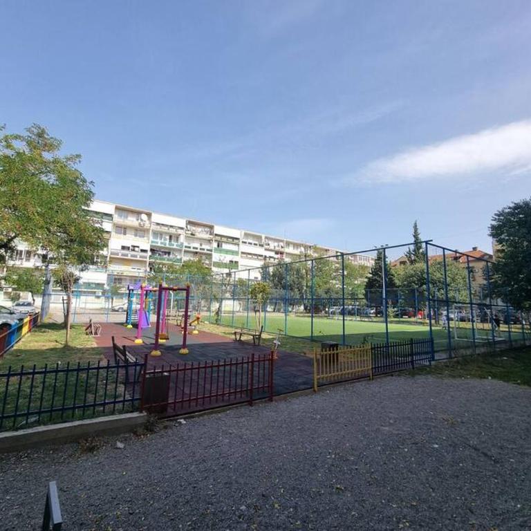 Cozy Central Apartment next to Bus and Train Station - One-Bedroom Apartment - 30