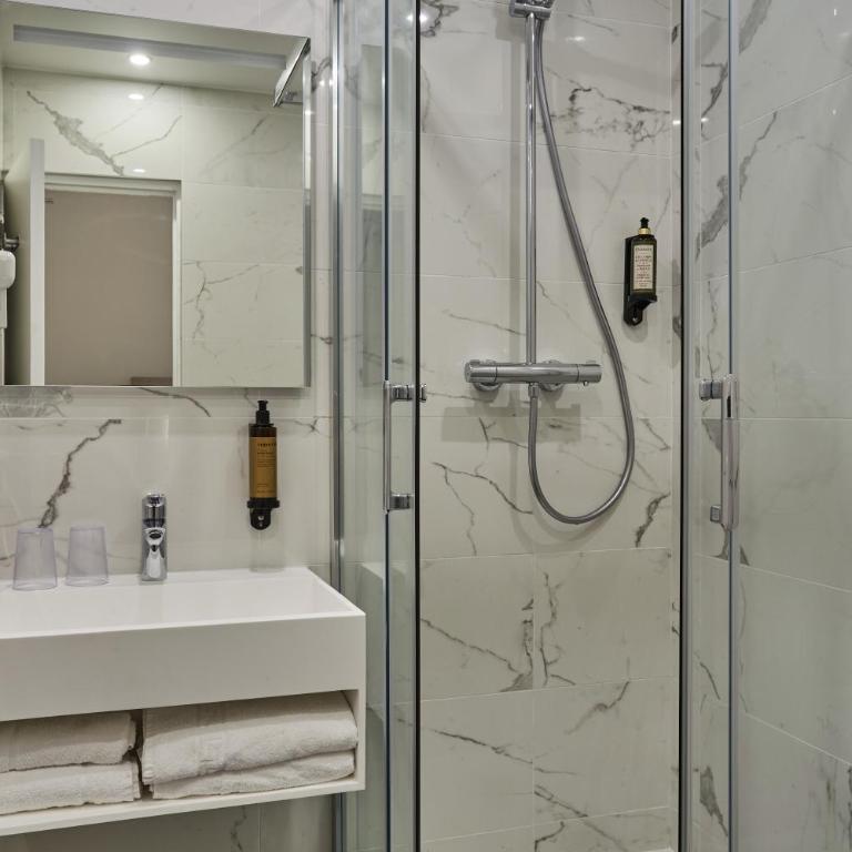 Hôtel LUX PICPUS - Superior Double Room - 9