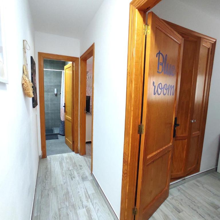 3 Private rooms - 3 habitaciones privadas shared duplex Gara with private pool - Double Room with Private Bathroom - 1