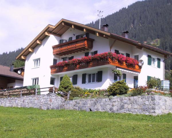 Haus Vallaster - Apartment mit 3 Schlafzimmern und Dusche - 8