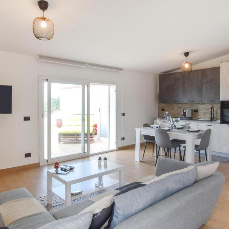 Nice Apartment In Reggio Calabria - Appartamento con 2 Camere da Letto - 2