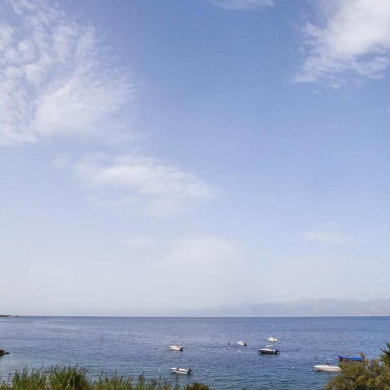 Nice Apartment In Reggio Calabria - Appartamento con 2 Camere da Letto - 4
