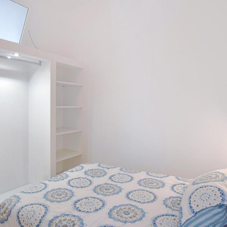 Nice Apartment In Reggio Calabria - Appartamento con 2 Camere da Letto - 10