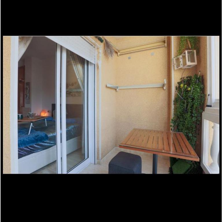 LA DAMA - One-Bedroom Apartment - 6