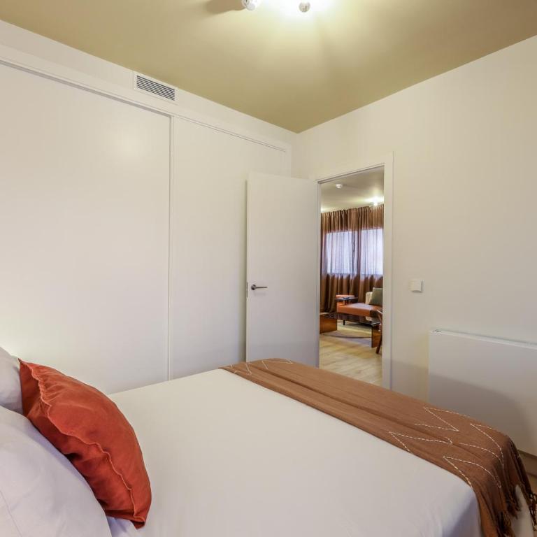 AmazINN Stay Madrid Palacio Real - Two-Bedroom Apartment - 10
