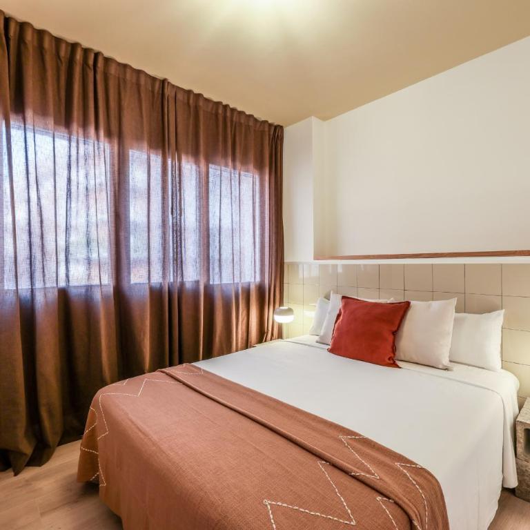 AmazINN Stay Madrid Palacio Real - Two-Bedroom Apartment - 2