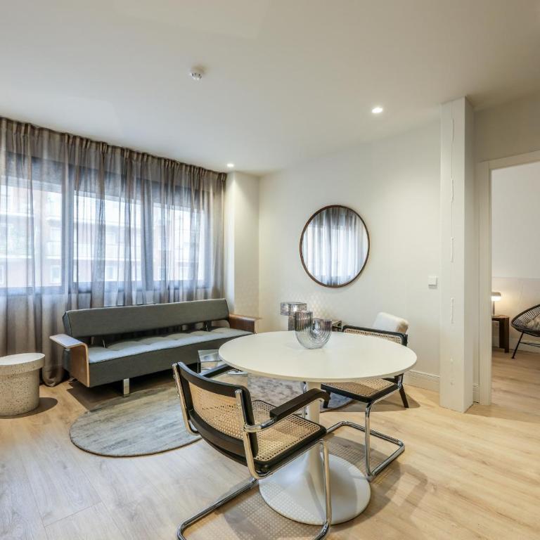AmazINN Stay Madrid Palacio Real - Superior Apartment - 1