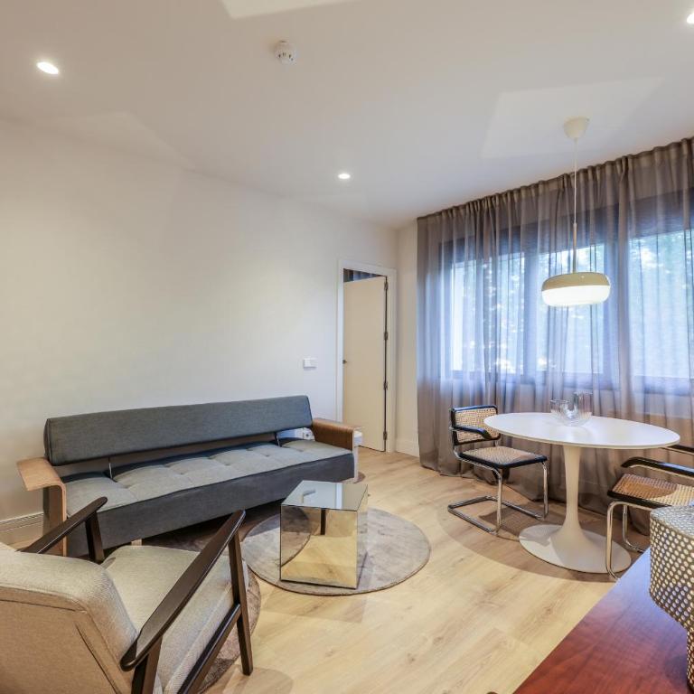 AmazINN Stay Madrid Palacio Real - Superior Apartment - 1