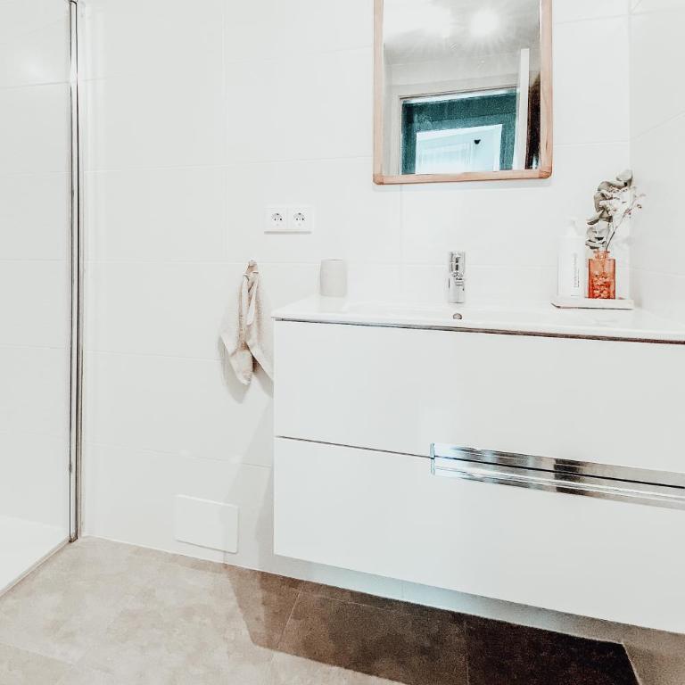 Ca la Ola - Your Mediterranean Stay - Two-Bedroom Apartment - 25