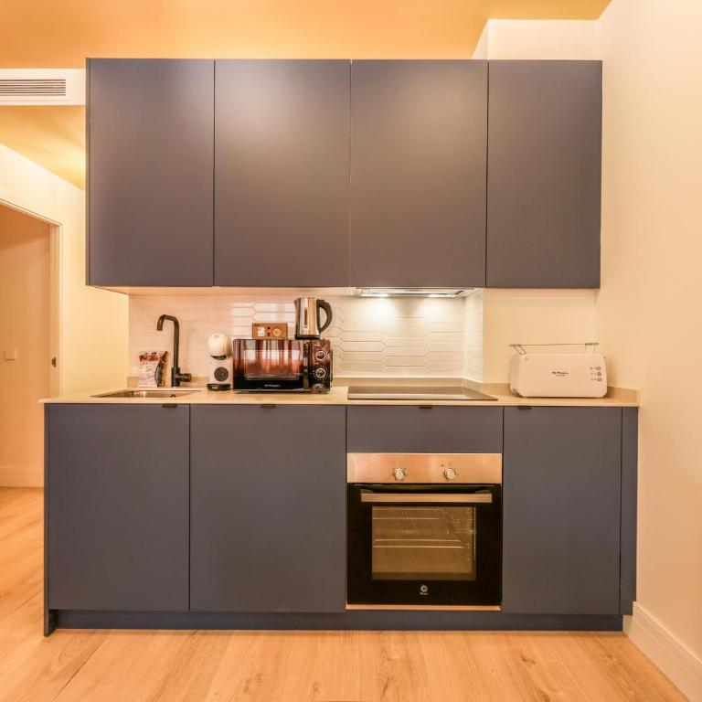 AmazINN Stay Madrid Palacio Real - Superior Apartment - 4