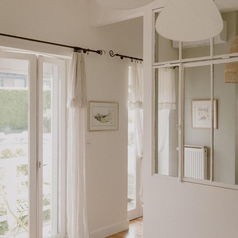 Chez Anne et Grégoire - Double Room with Pool View - 8