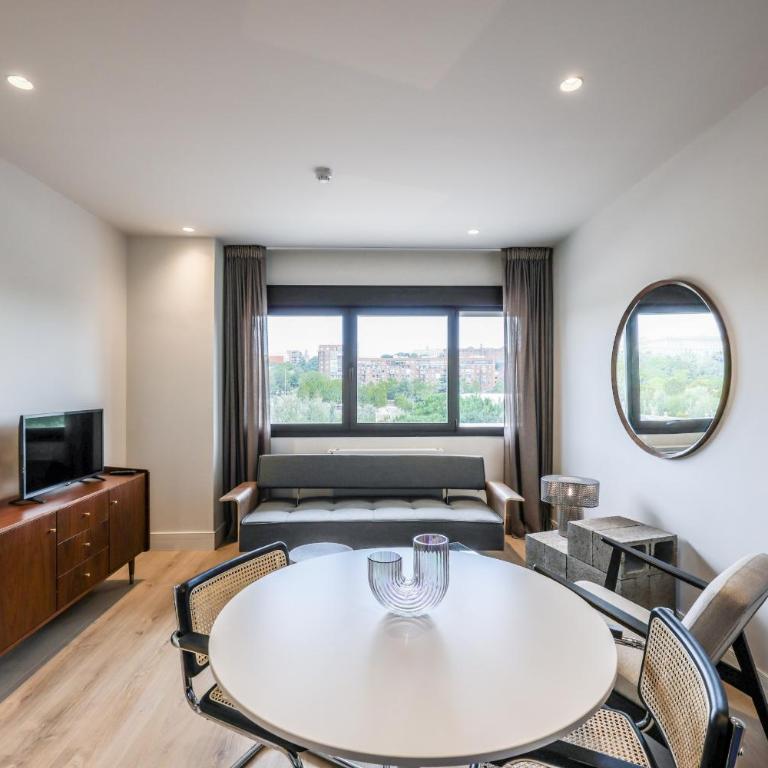 AmazINN Stay Madrid Palacio Real - Deluxe Apartment - 2