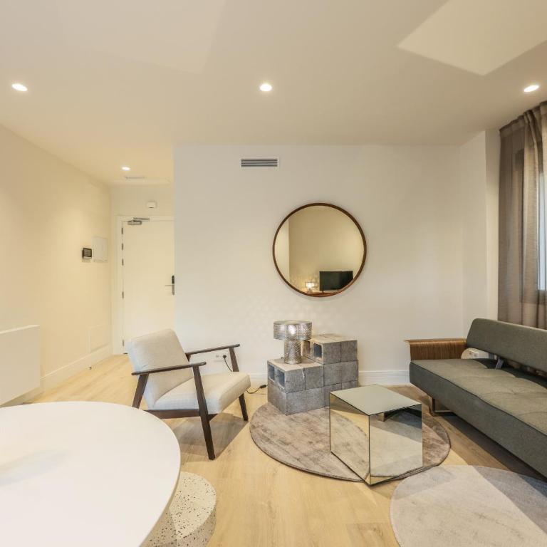 AmazINN Stay Madrid Palacio Real - Superior Apartment - 9