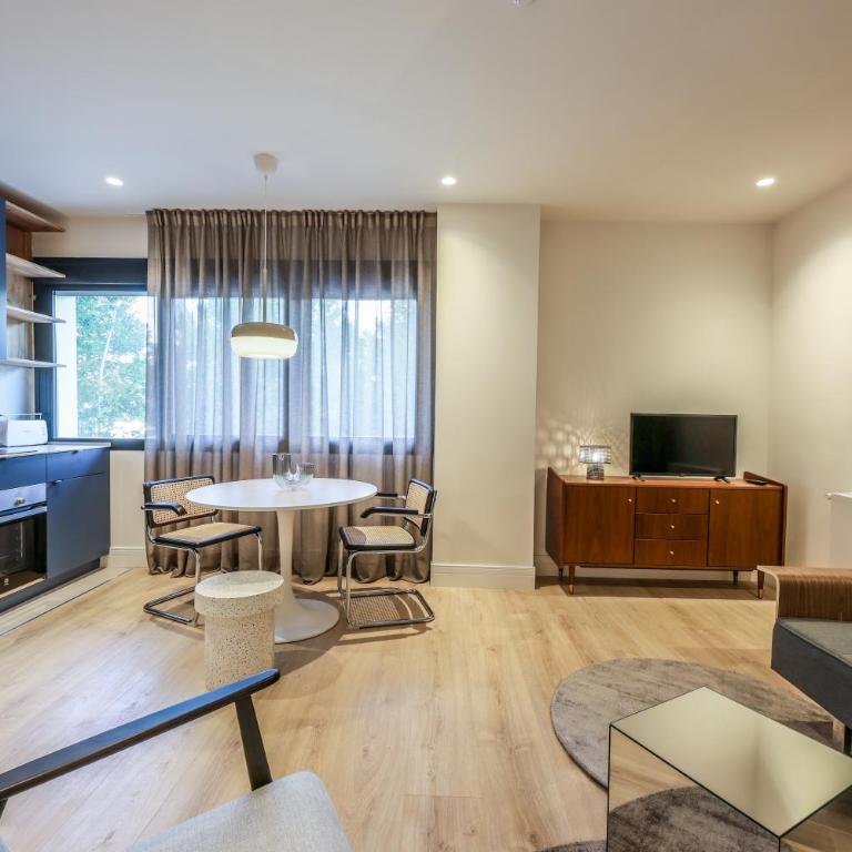 AmazINN Stay Madrid Palacio Real - Superior Apartment - 10