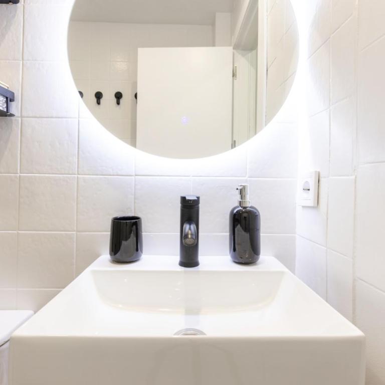 H&H Suite en el Corazón de Granada - Two-Bedroom Apartment - 18