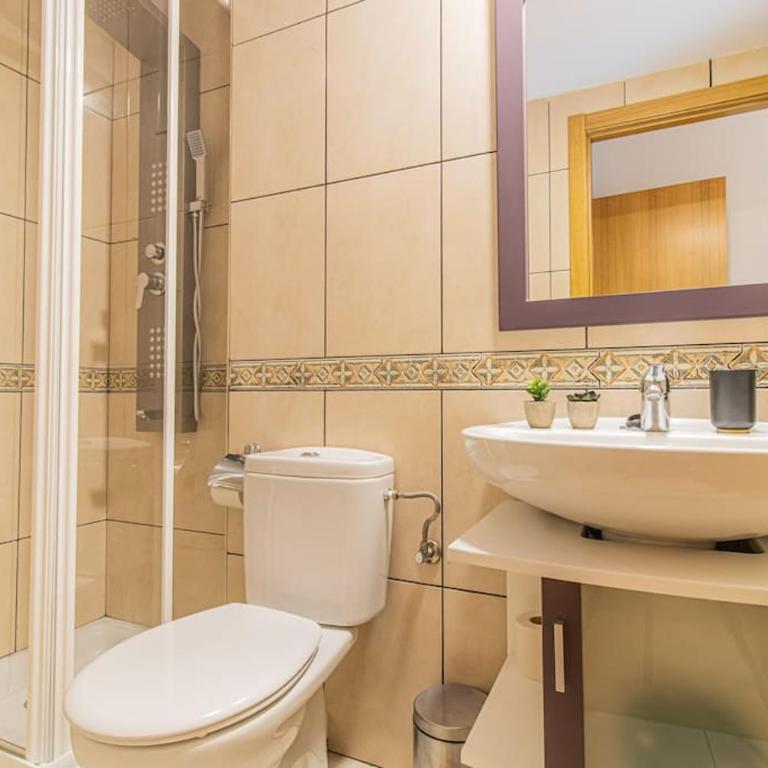 Penthouse Pyrinees , Terrace , Parking & Storage - Appartamento con 2 Camere da Letto - 37