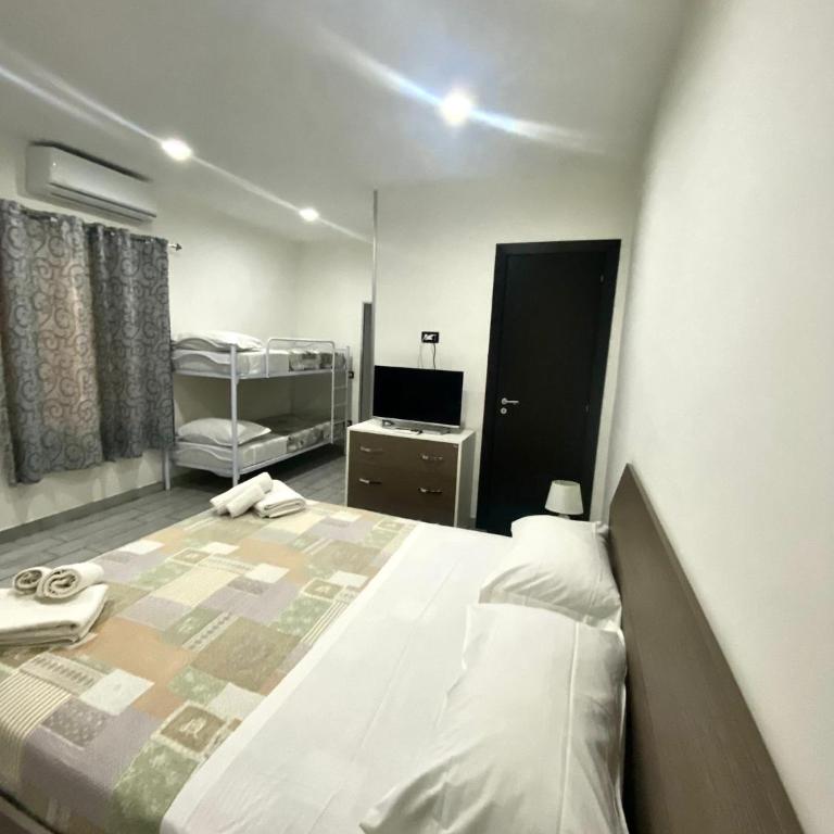 fitta camere portanolana - Quadruple Room with Private Bathroom - 3