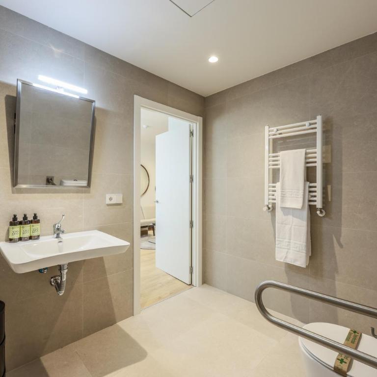 AmazINN Stay Madrid Palacio Real - Studio - Disability Access - 3