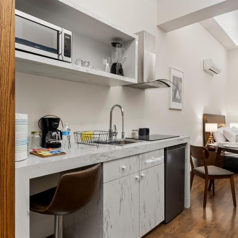 Casa Niza Suites - One-Bedroom Apartment - 6